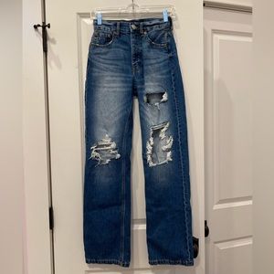 90’s baggy ripped denim jeans